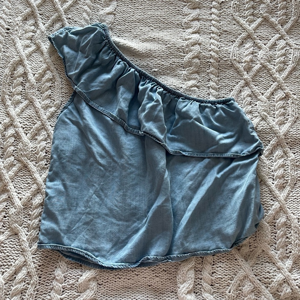 AMERICAN EAGLE ONE SHOULDER DENIM TOP